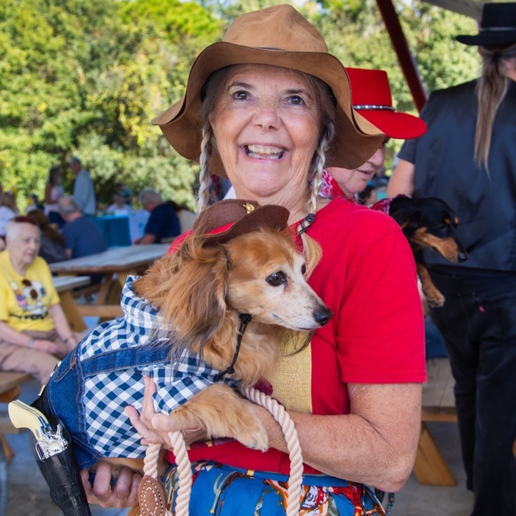 Meet your Posher, Janice - Picture 2 of 2